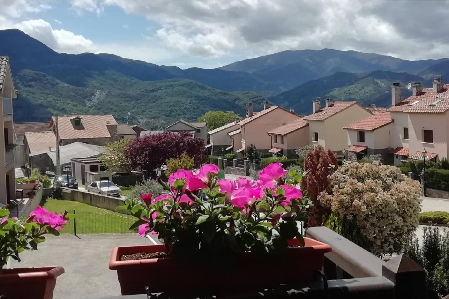 Duplex La Valle Ordesaainsa لاسبونا المظهر الخارجي الصورة
