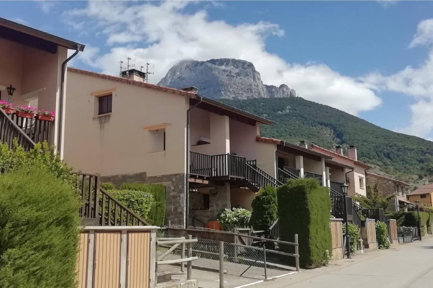 Duplex La Valle Ordesaainsa لاسبونا المظهر الخارجي الصورة